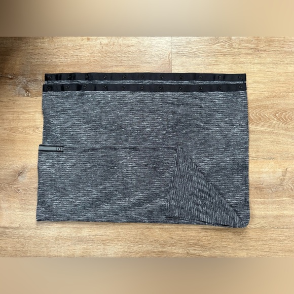 Lululemon Vinyasa Scarf *Rulu
Coco Pique - Picture 5 of 8